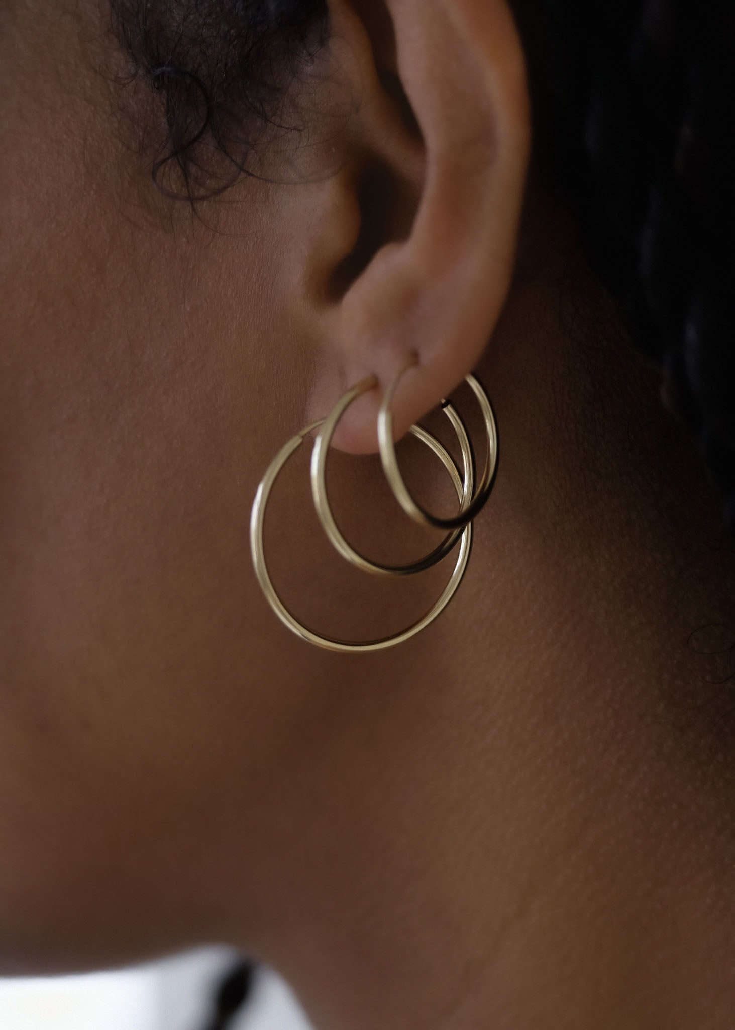 Lightweight Hoop Earrings Medium