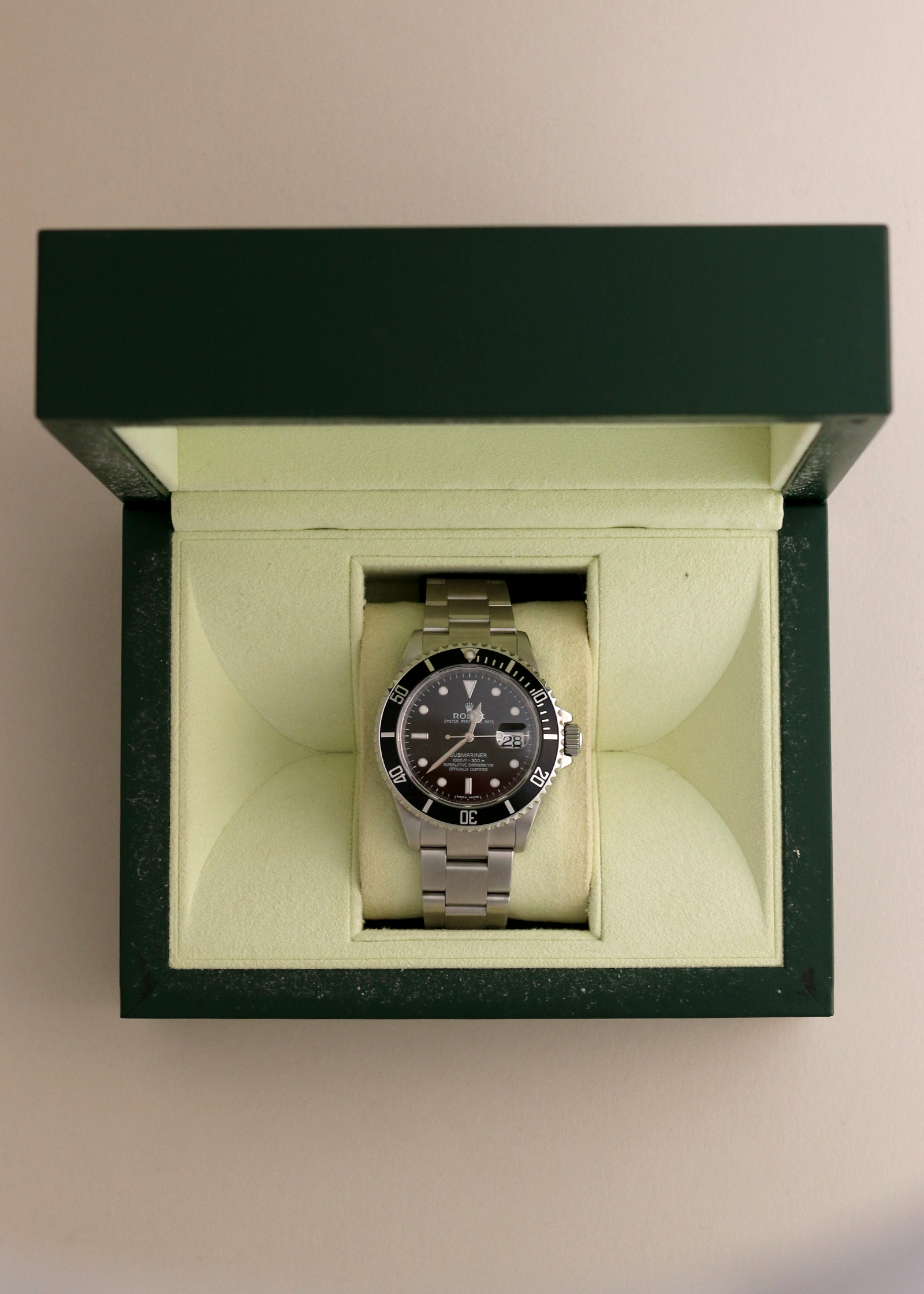 Vintage Rolex Submariner Date 16610 Engraved Rehaut