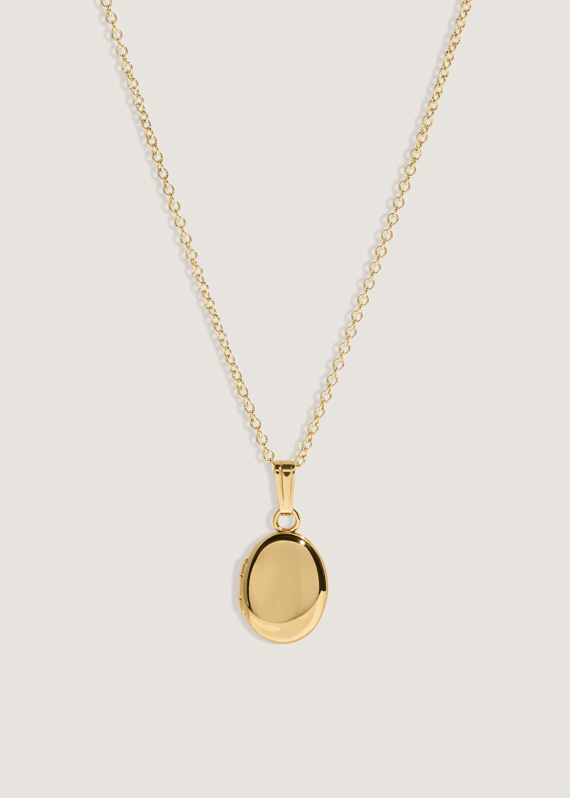 Bébé Maison Oval Locket Necklace