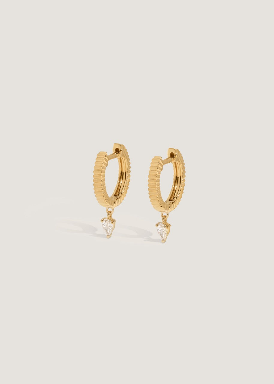 Solis Ribbed Huggie Earrings Diamond