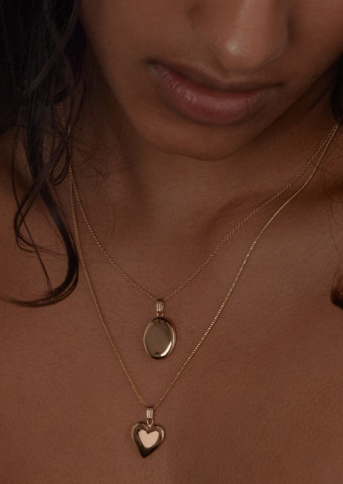 alt="Maison Oval Locket I"