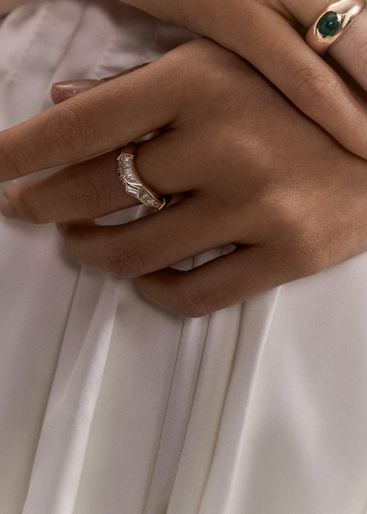 alt="Franco Curved Ring"