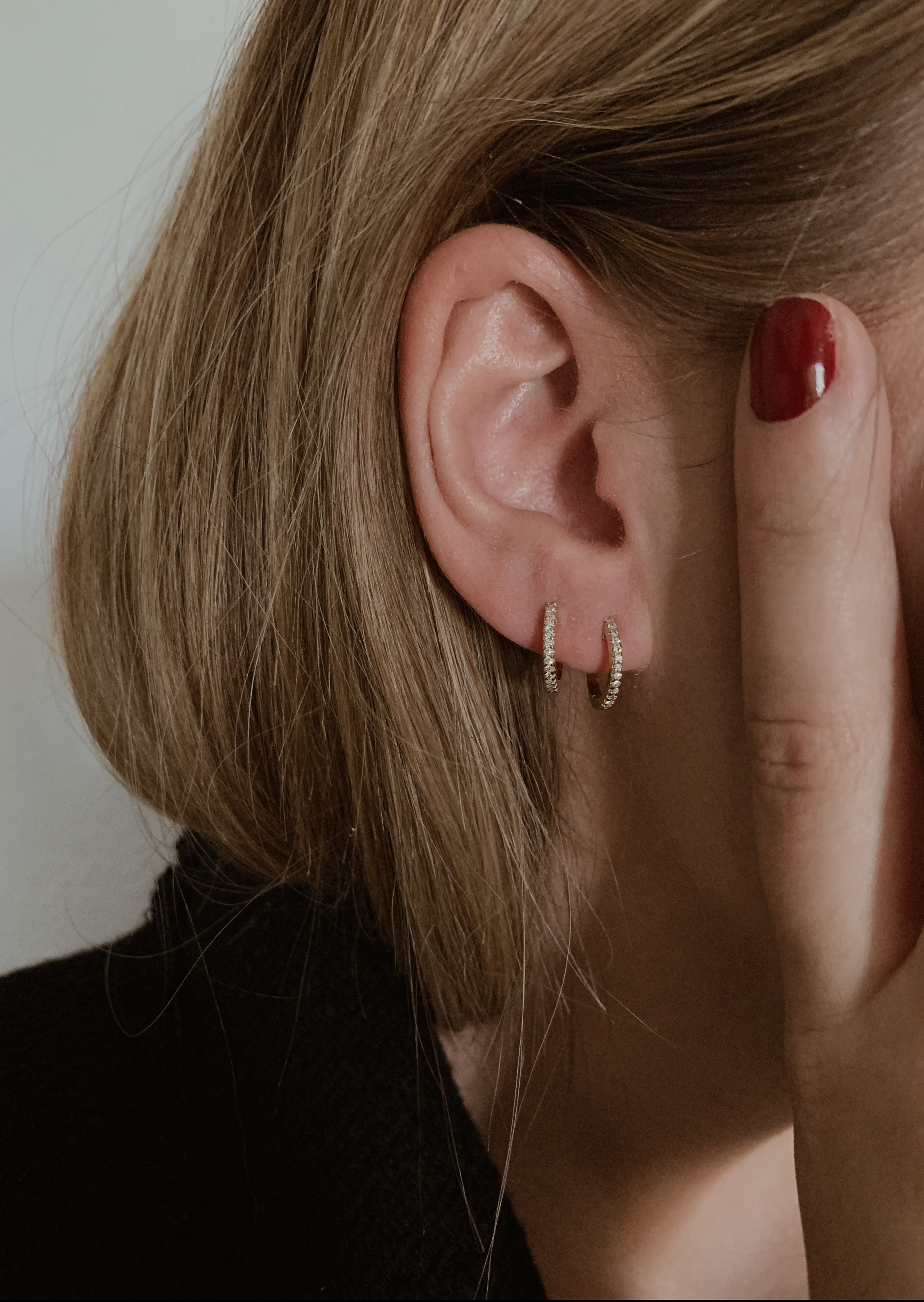 alt="Pavé Hoop Huggie Earrings"