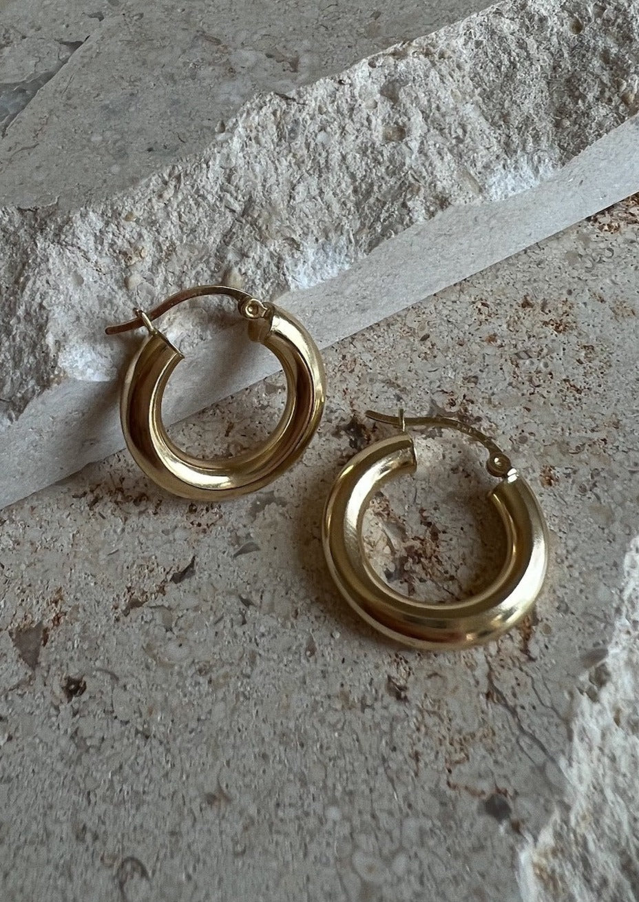 alt="Classic Hoop Earrings - Small"